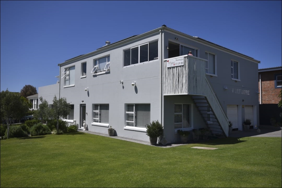 7 Bedroom Property for Sale in Stilbaai Wes Western Cape